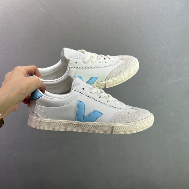 VEJA Leather Extra Sneakers