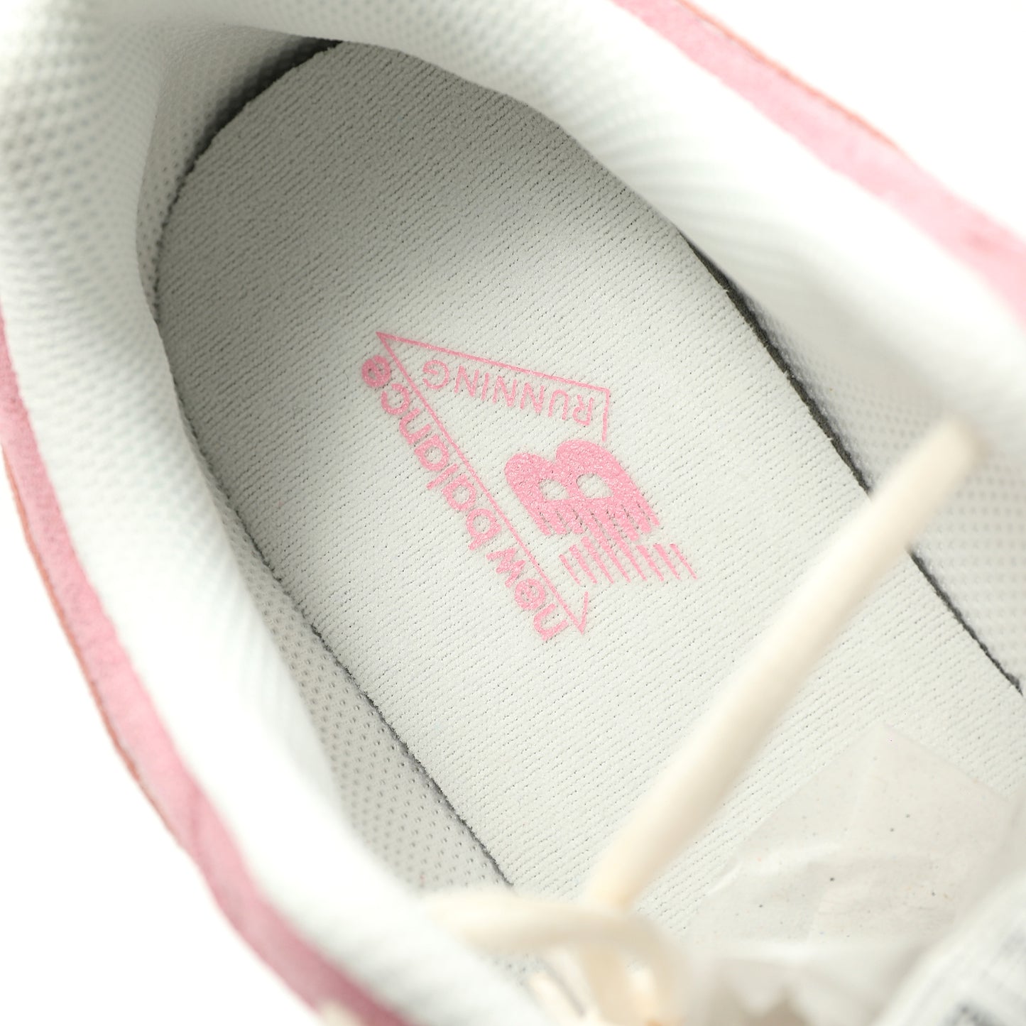 New Balance 204L Shoes