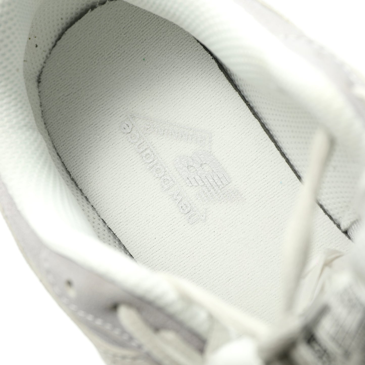 New Balance 204L Shoes