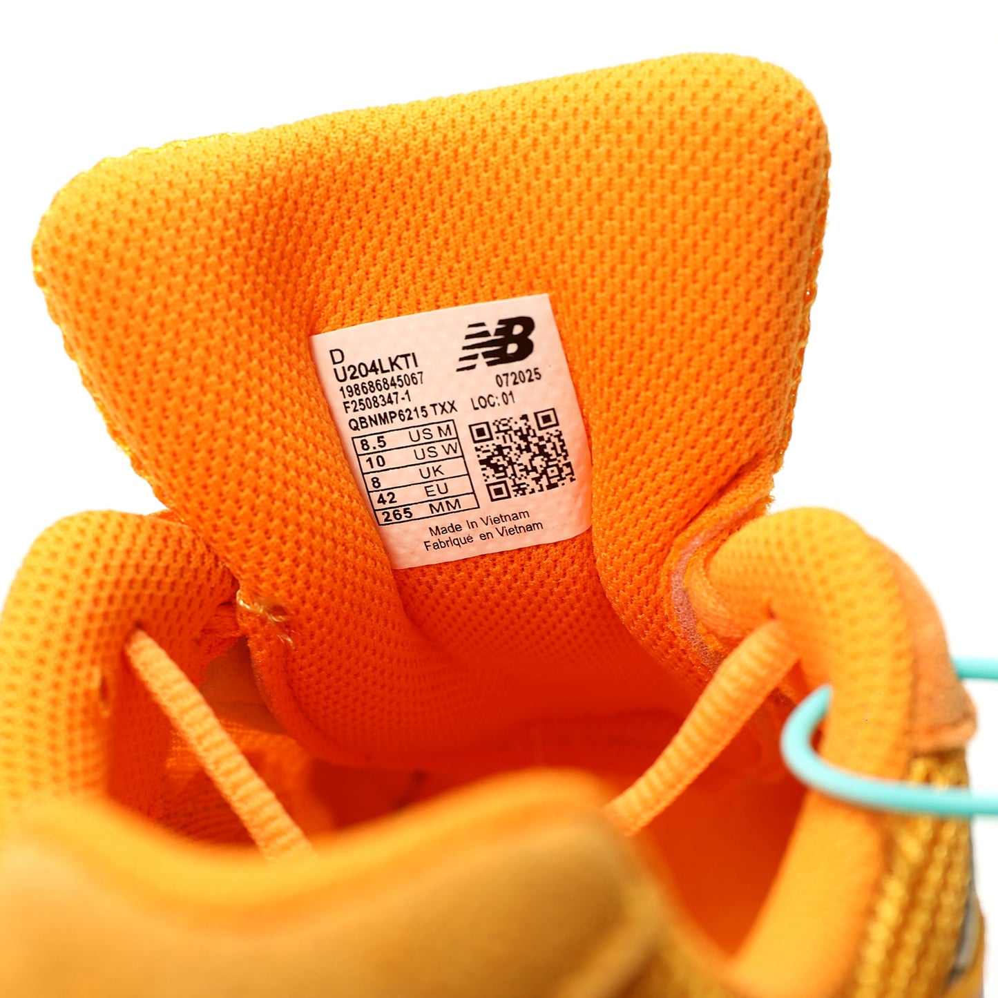 New Balance 204L Shoes