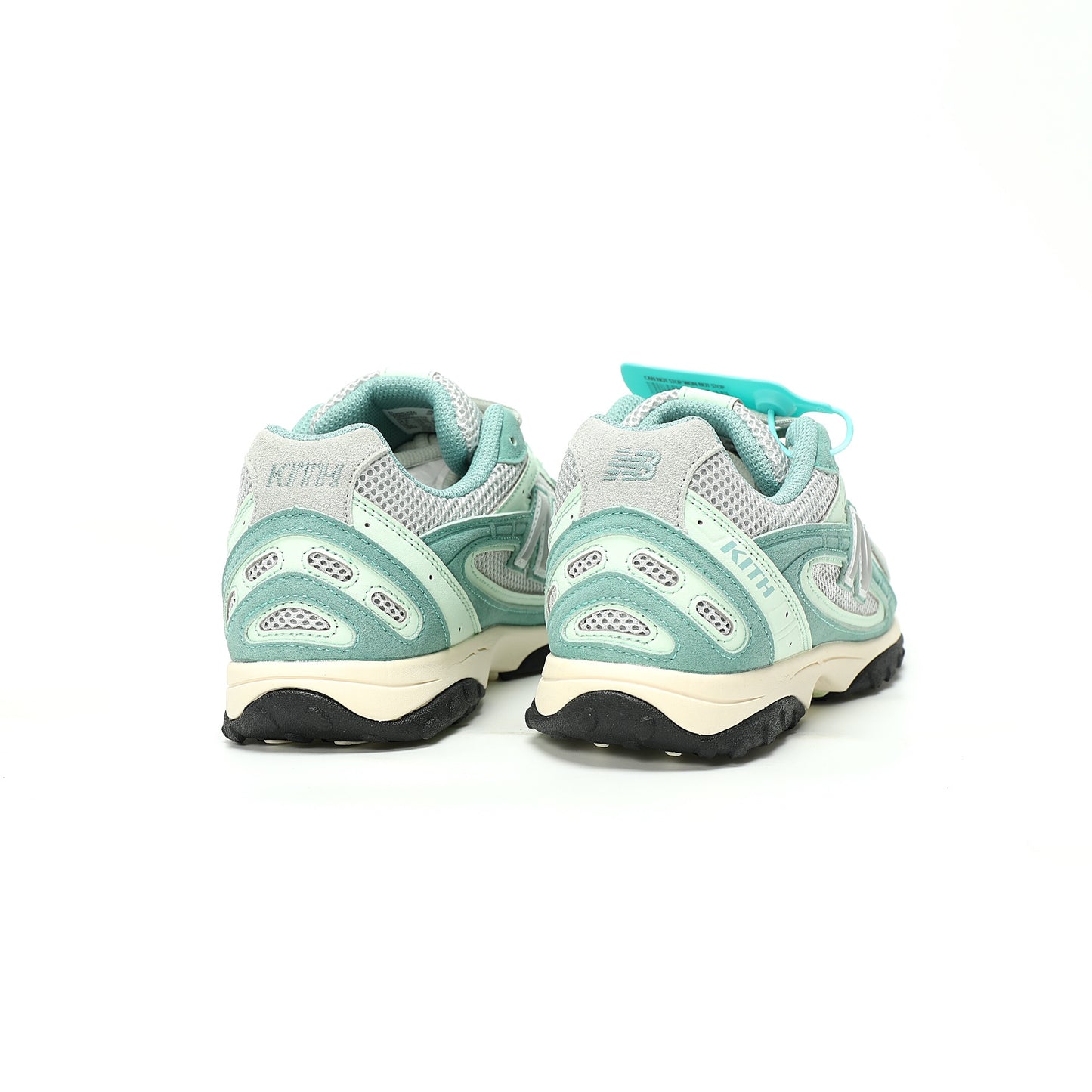 New Balance 204L Shoes