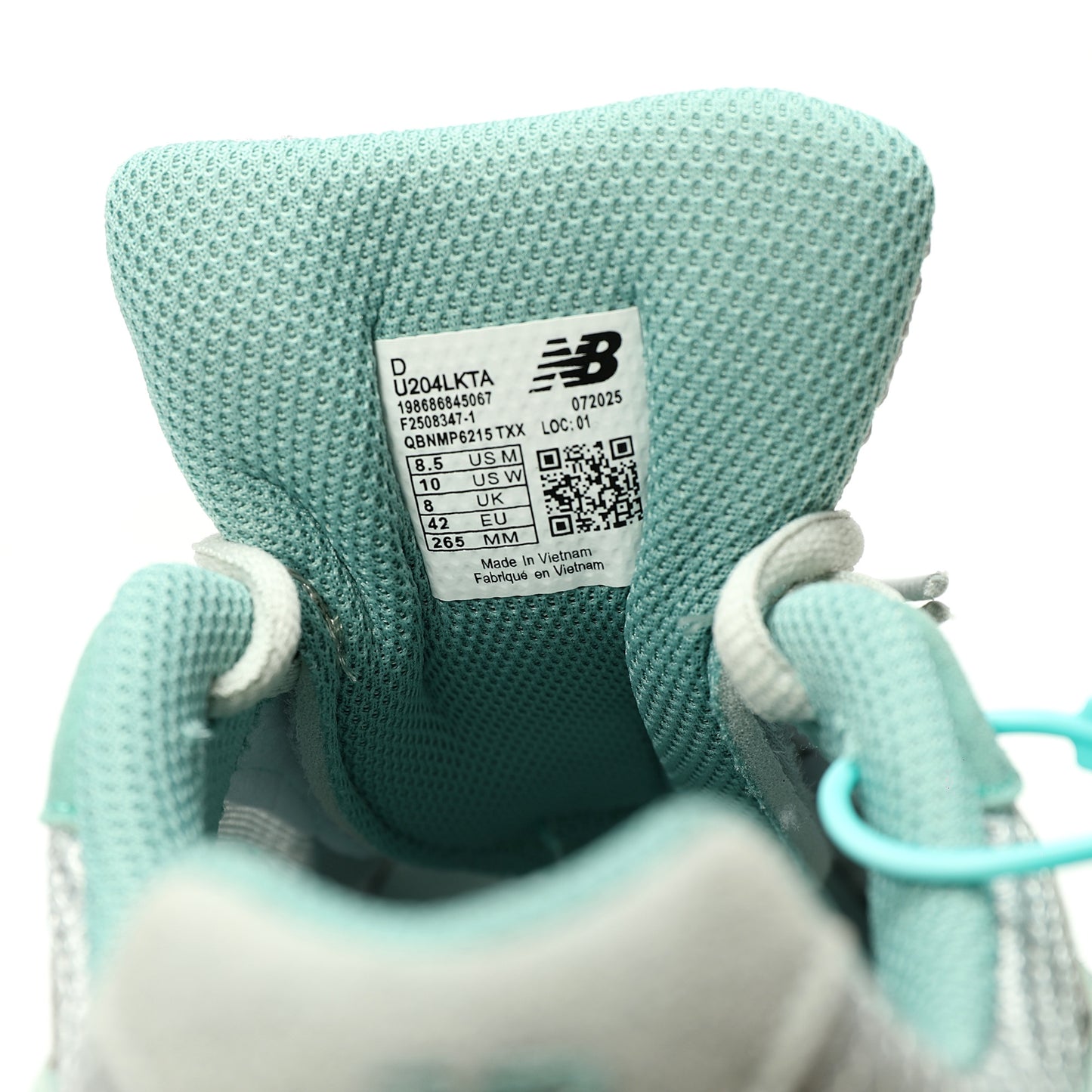 New Balance 204L Shoes