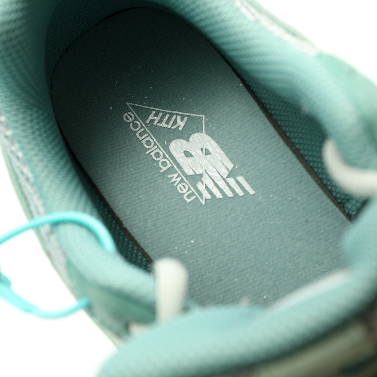 New Balance 204L Shoes