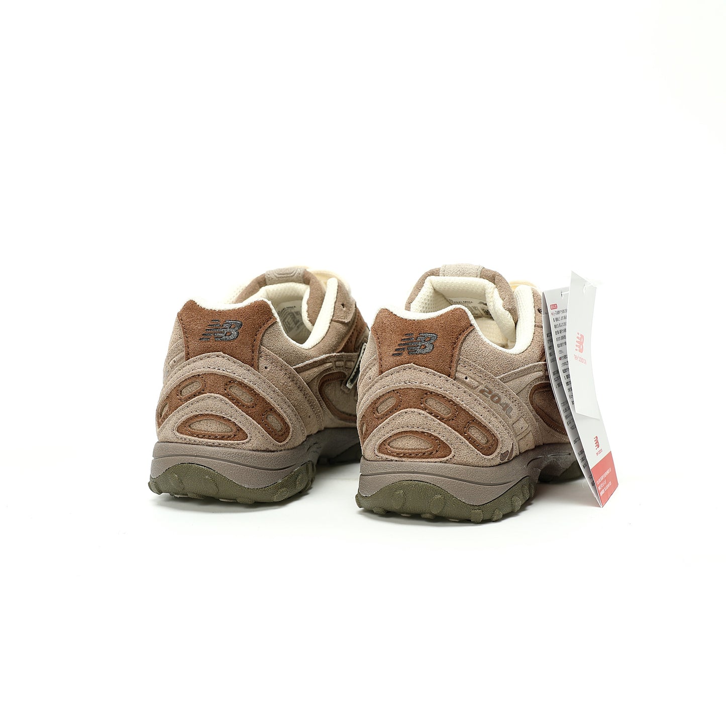 New Balance 204L Shoes