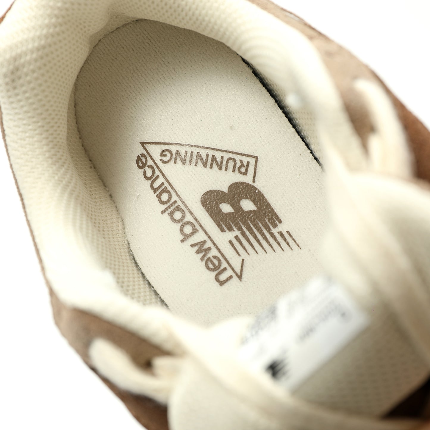 New Balance 204L Shoes