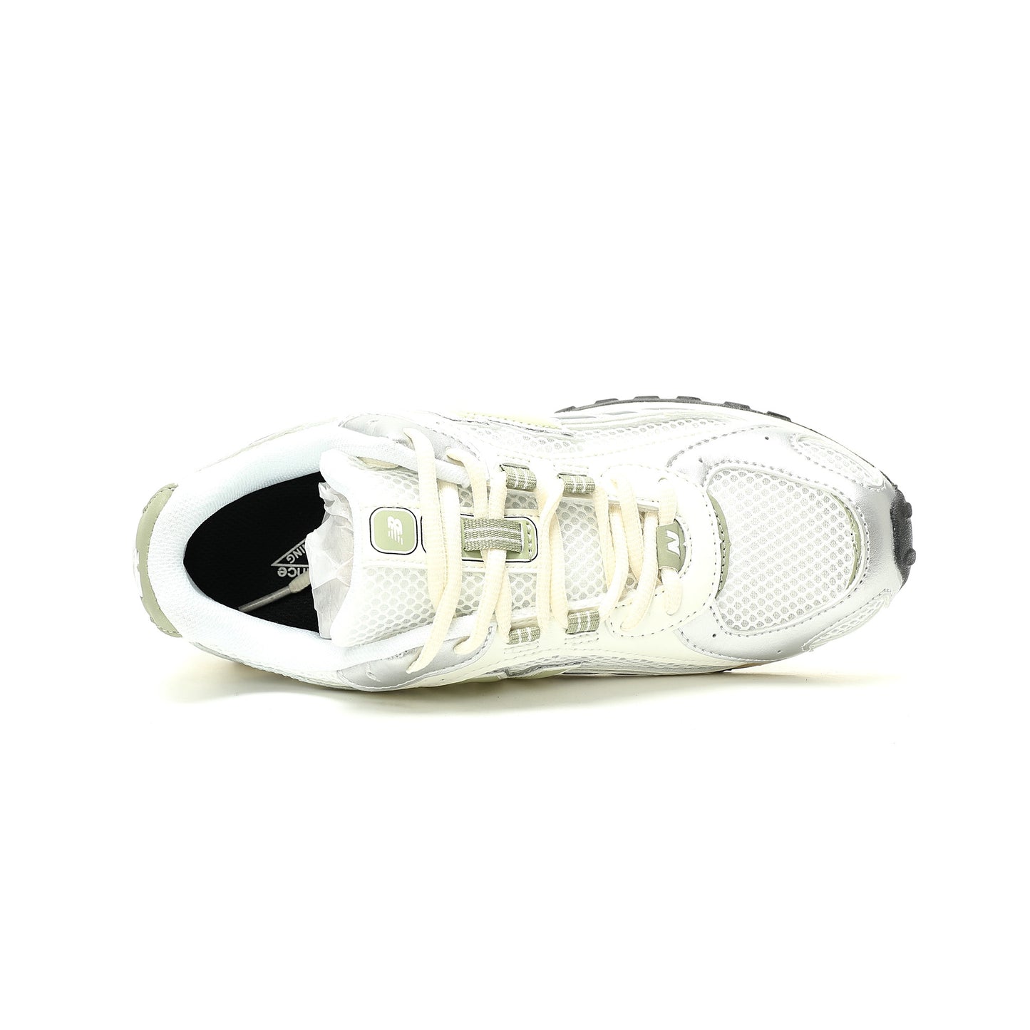 New Balance 204L Shoes