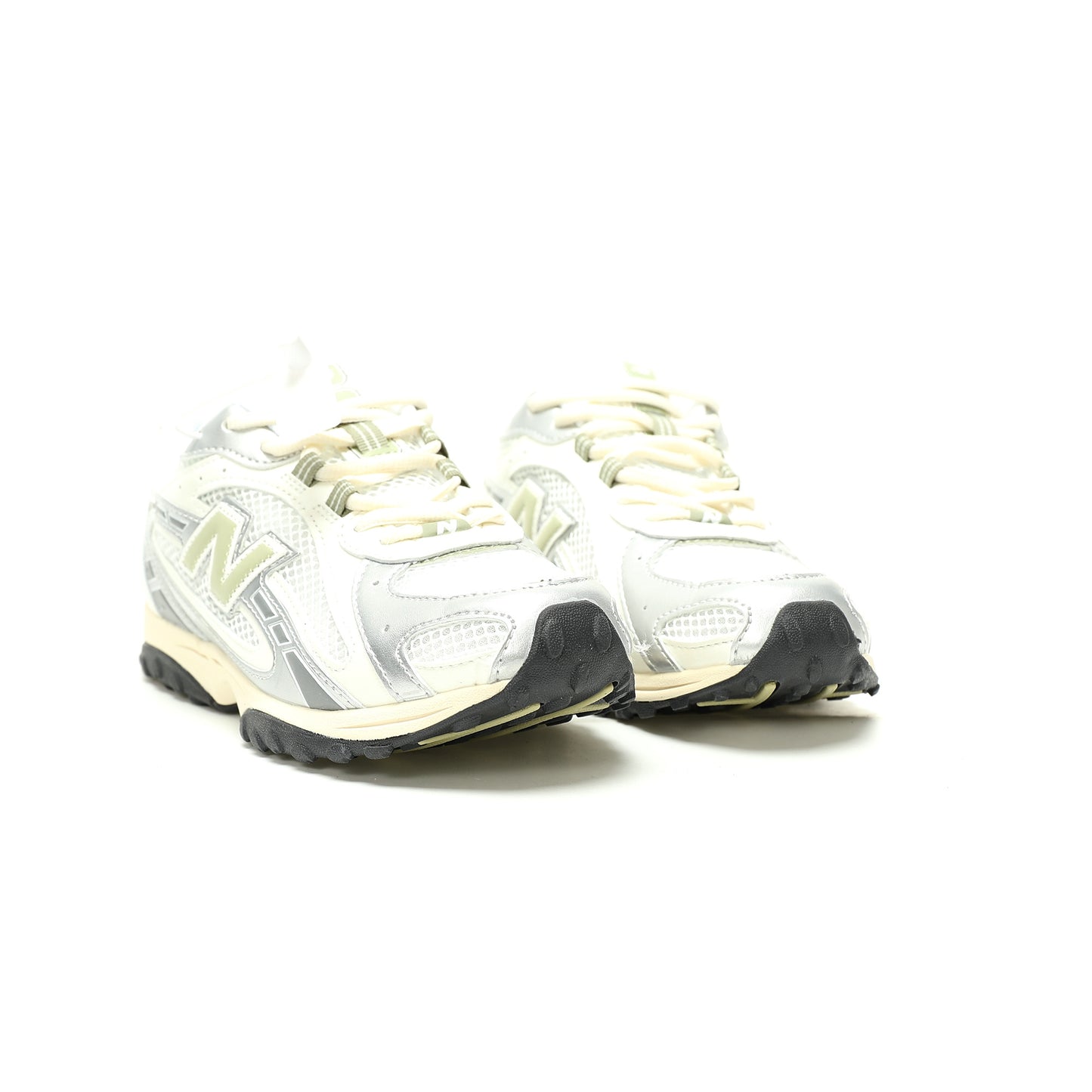 New Balance 204L Shoes