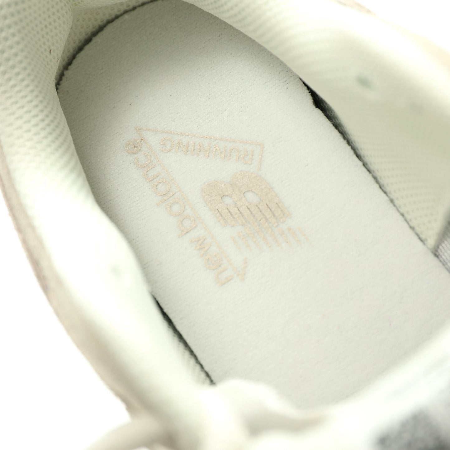New Balance 204L Shoes