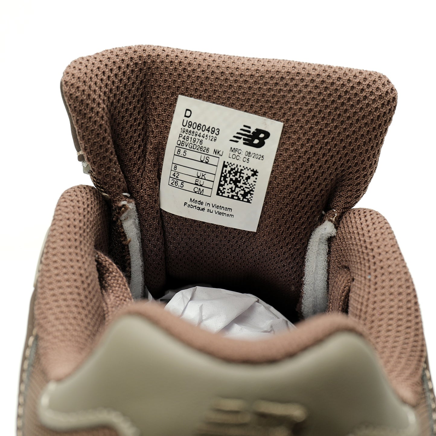 New Balance 9060 Sneaker  Brown / Tan