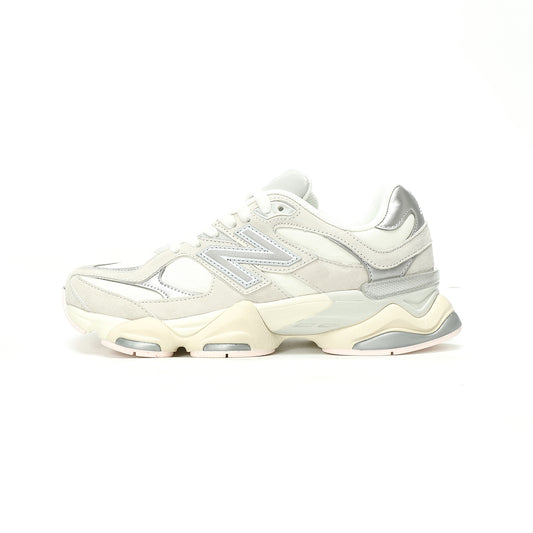 New Balance 9060 Sneaker   Light gray / Light pink