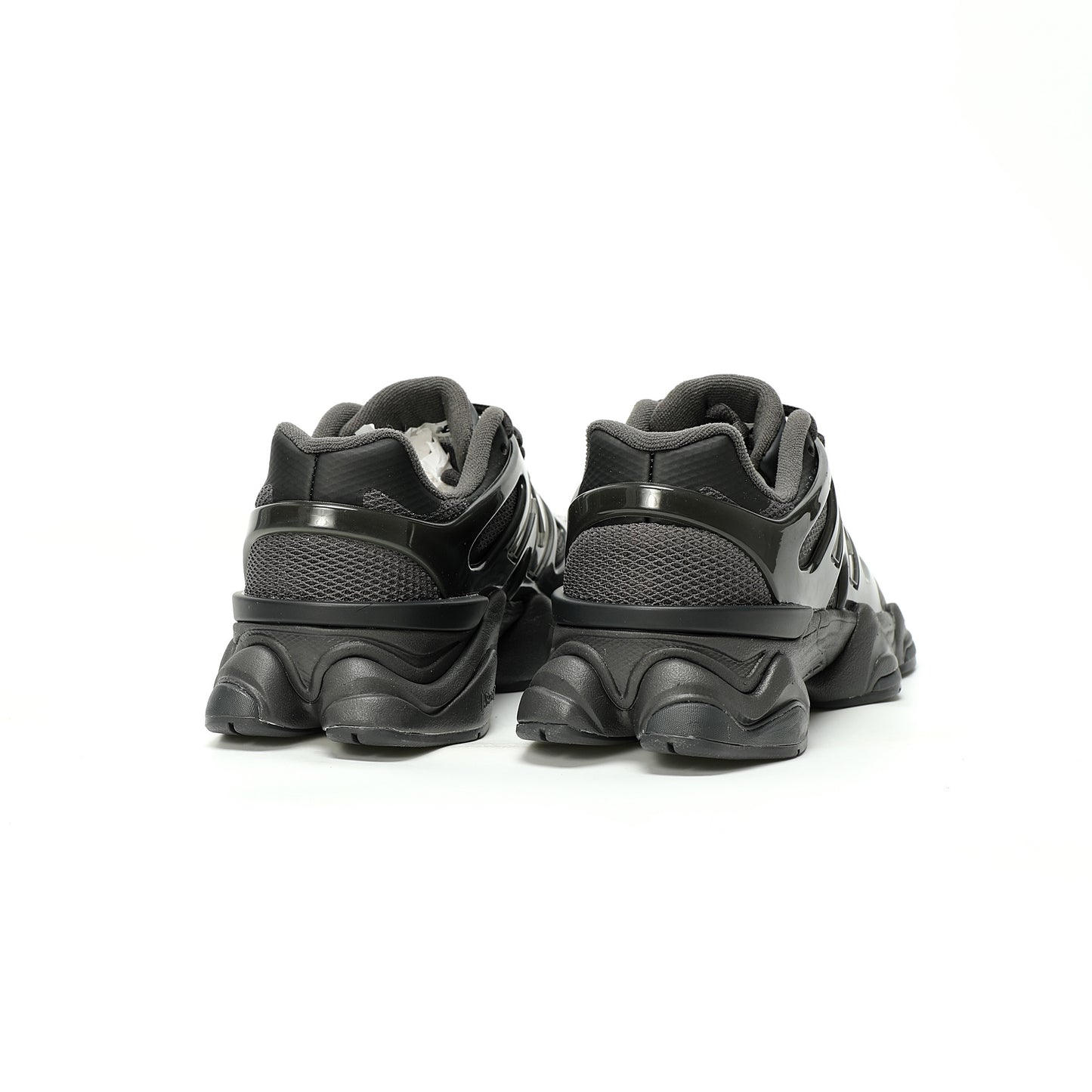 New Balance 9060 Sneaker    TPU / Black