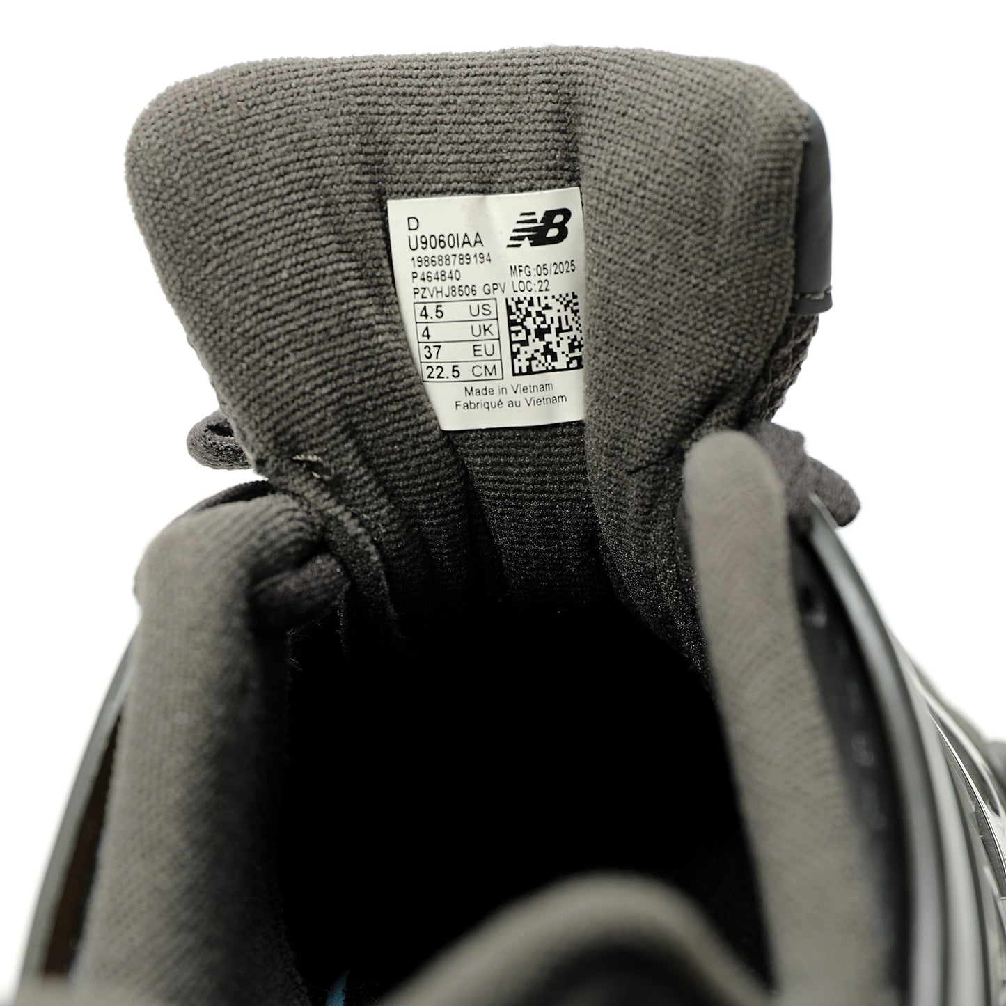 New Balance 9060 Sneaker    TPU / Black