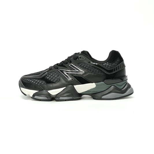 New Balance 9060 Sneaker    Black/ Green