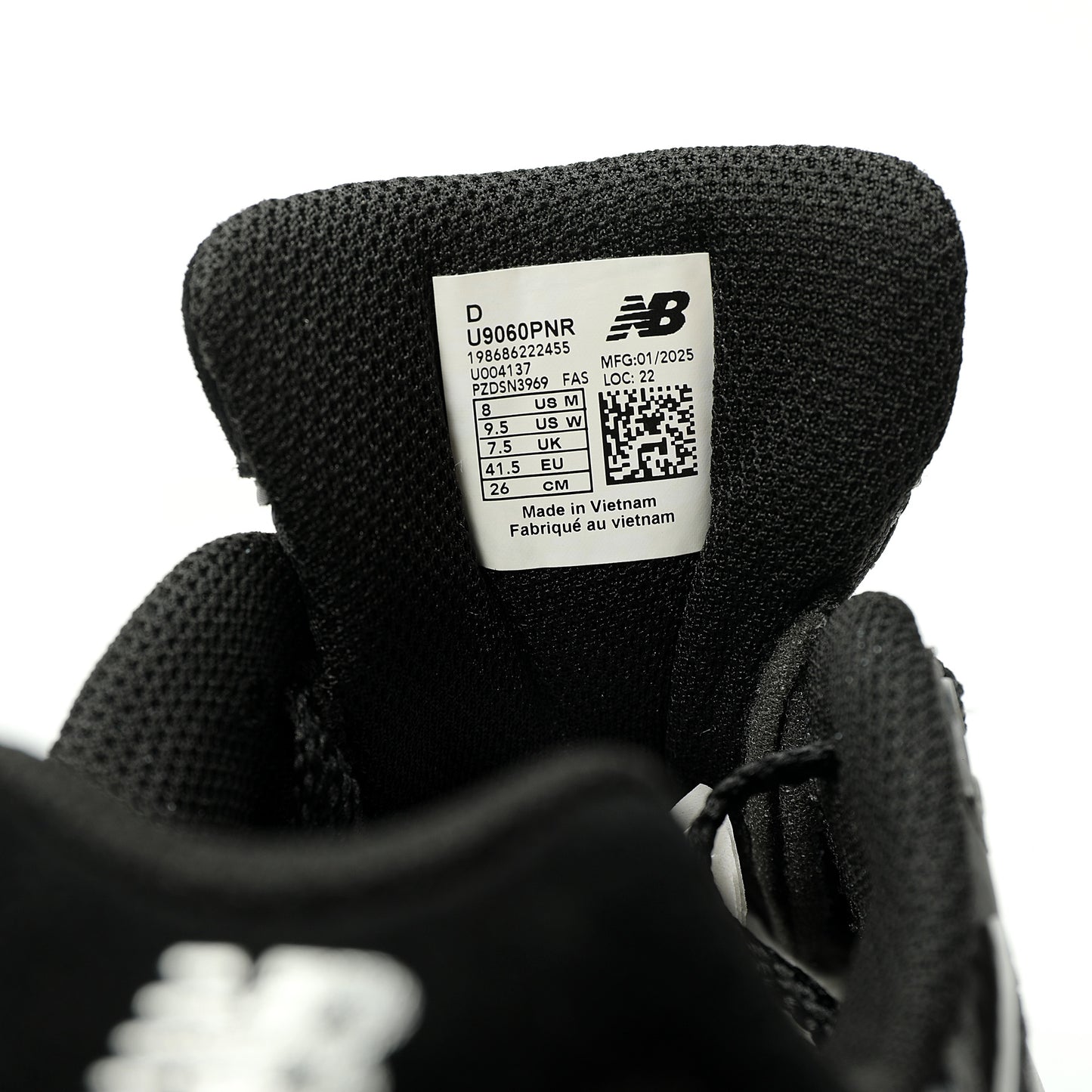 New Balance 9060 Sneaker    Black/ Green