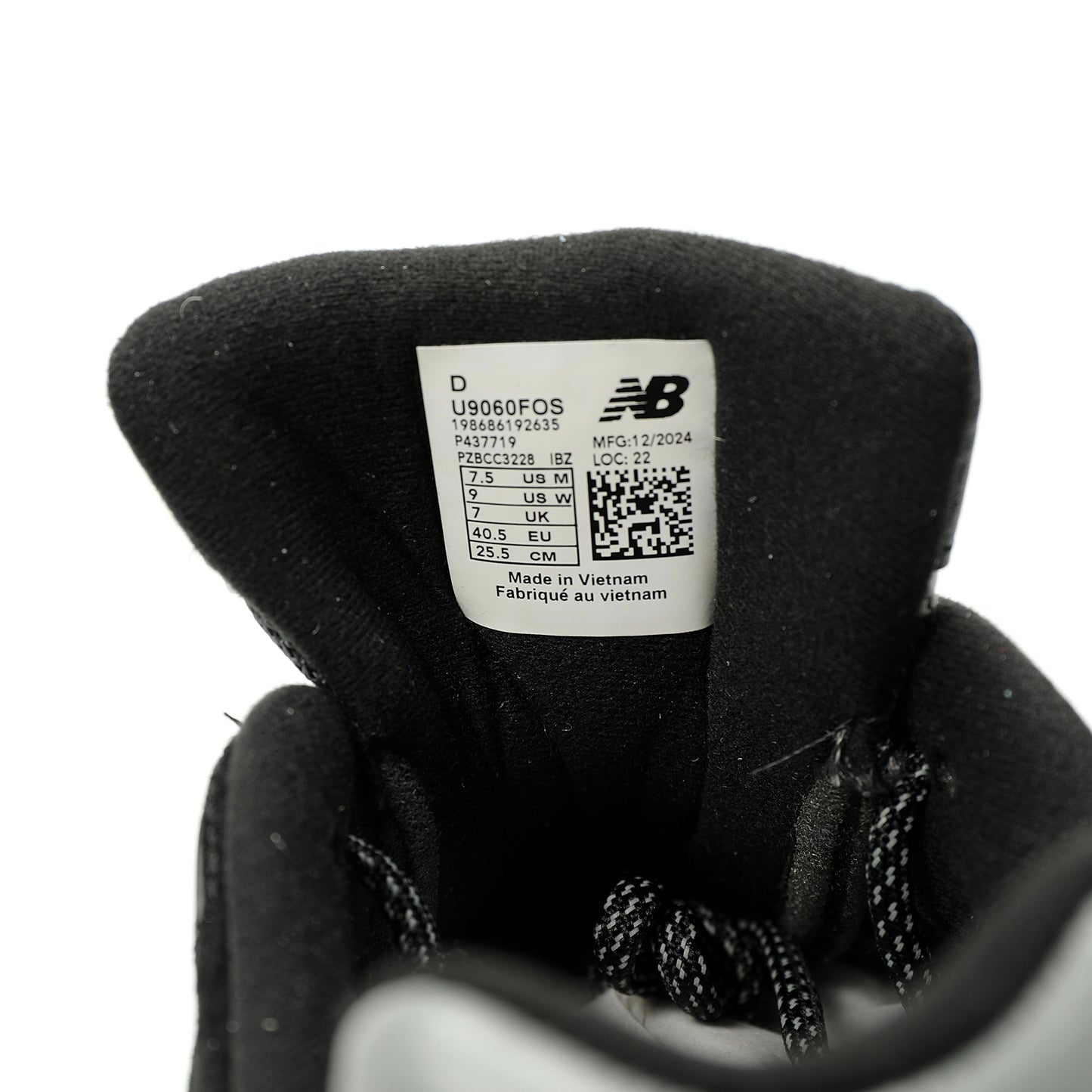 New Balance 9060 Sneaker   Black / Grey / Silver