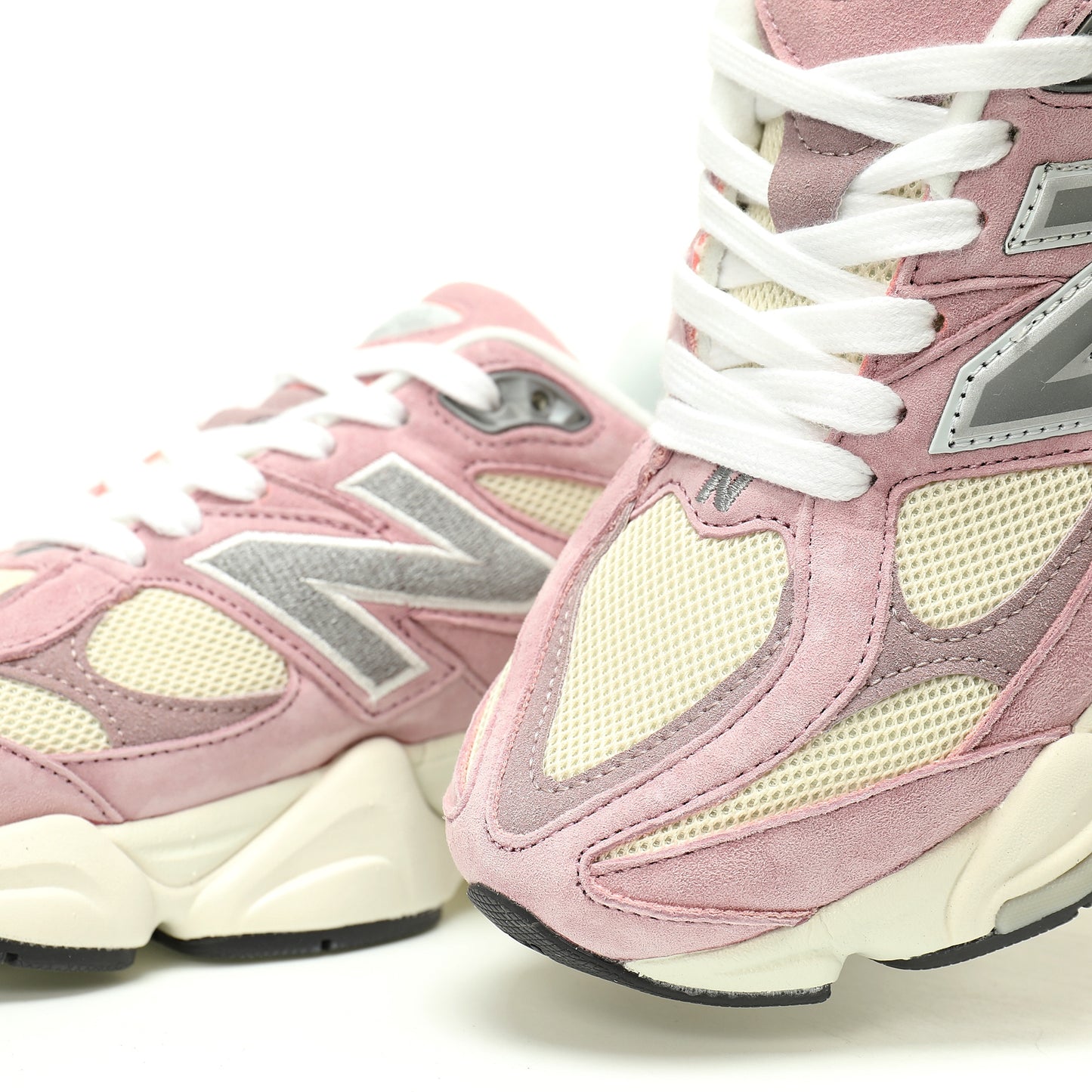 New Balance U9060 Sneaker  Pink / Beige