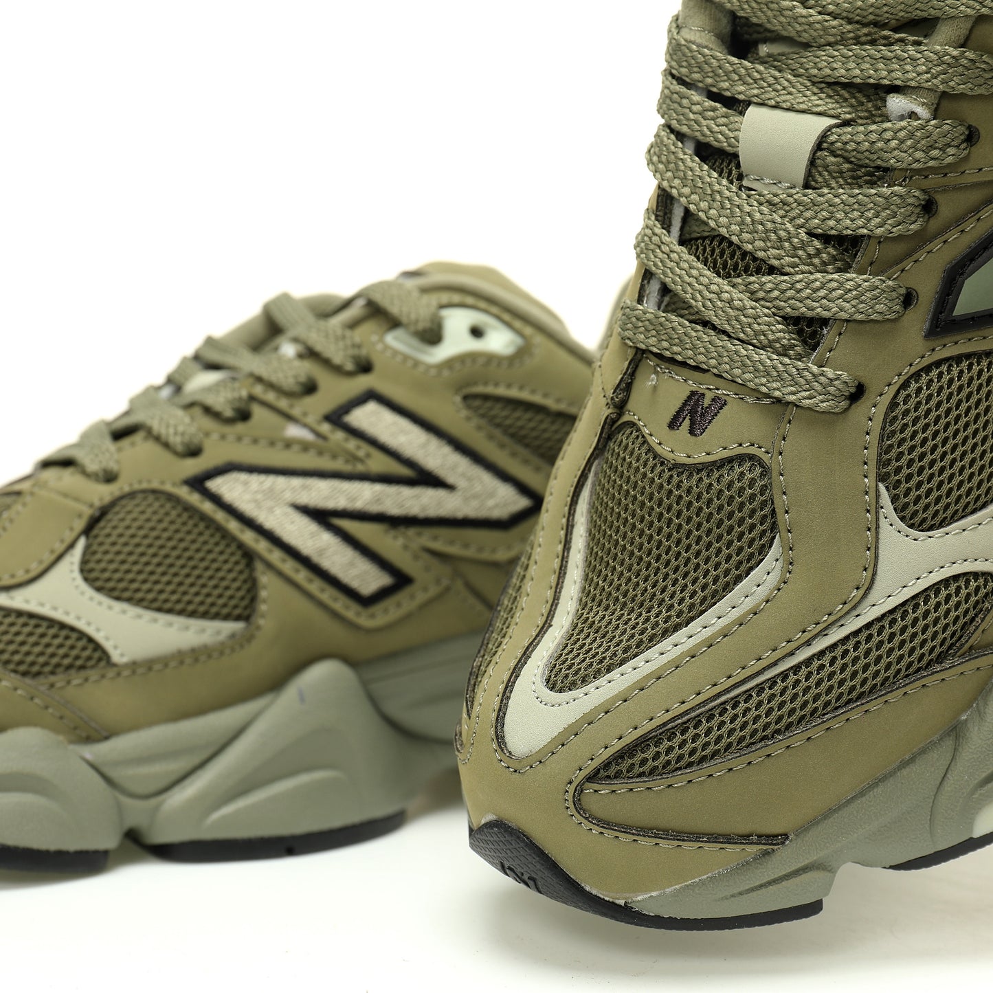 New Balance 9060 Sneaker    Olive green