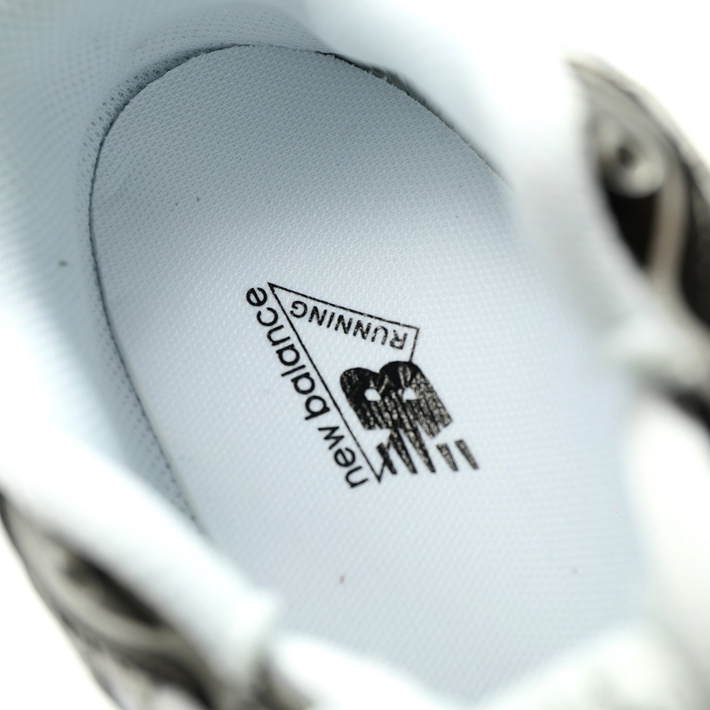New Balance 740 Retro Sneakers