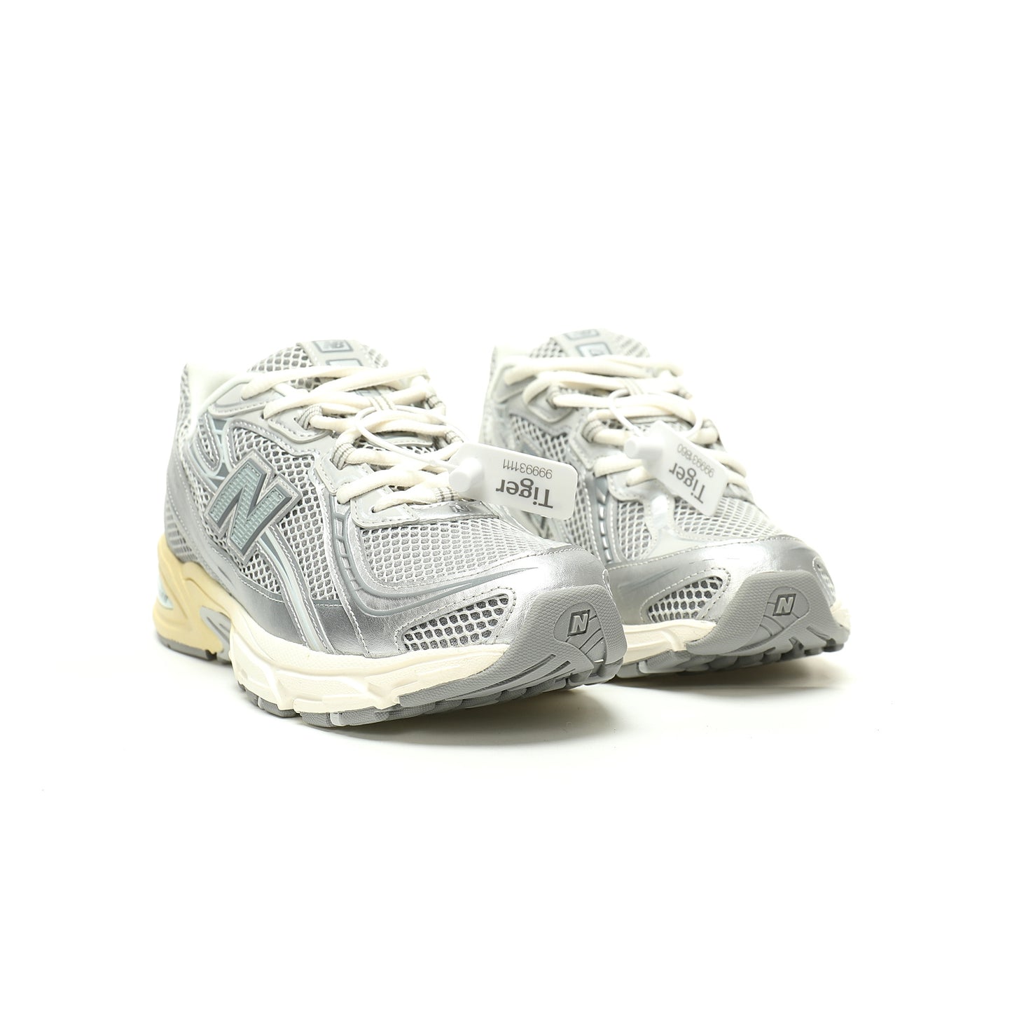 New Balance 740 Retro Sneakers
