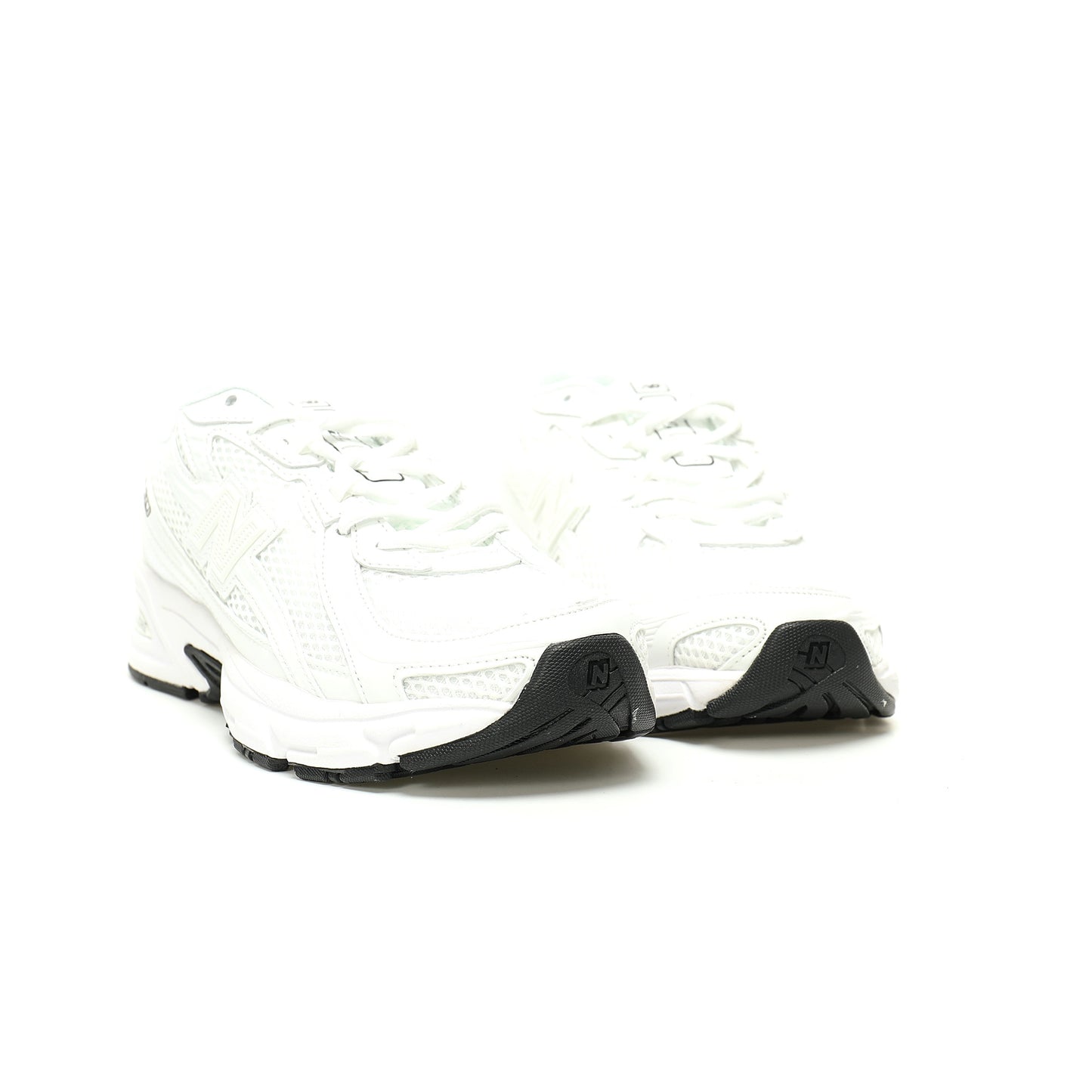 New Balance 740 Retro Sneakers