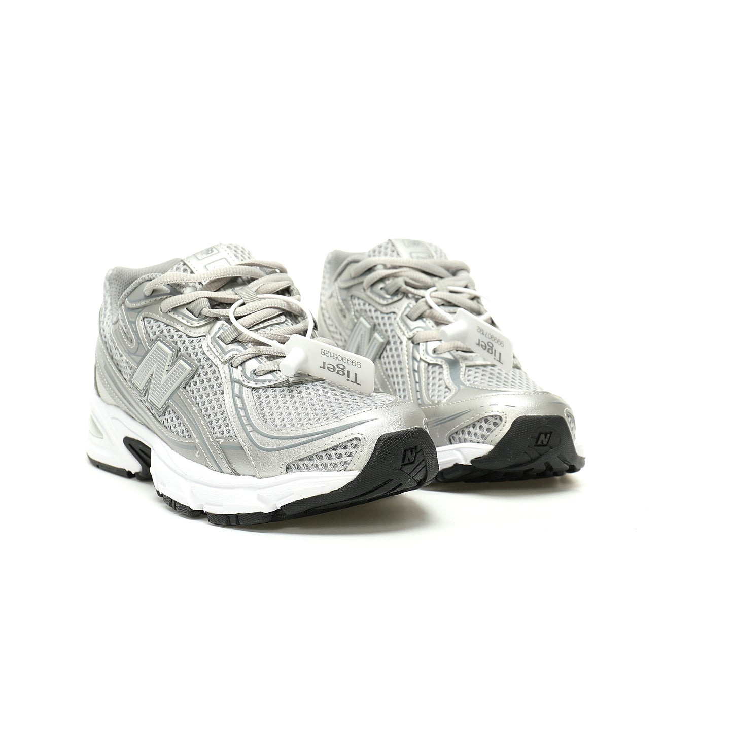 New Balance 740 Retro Sneakers