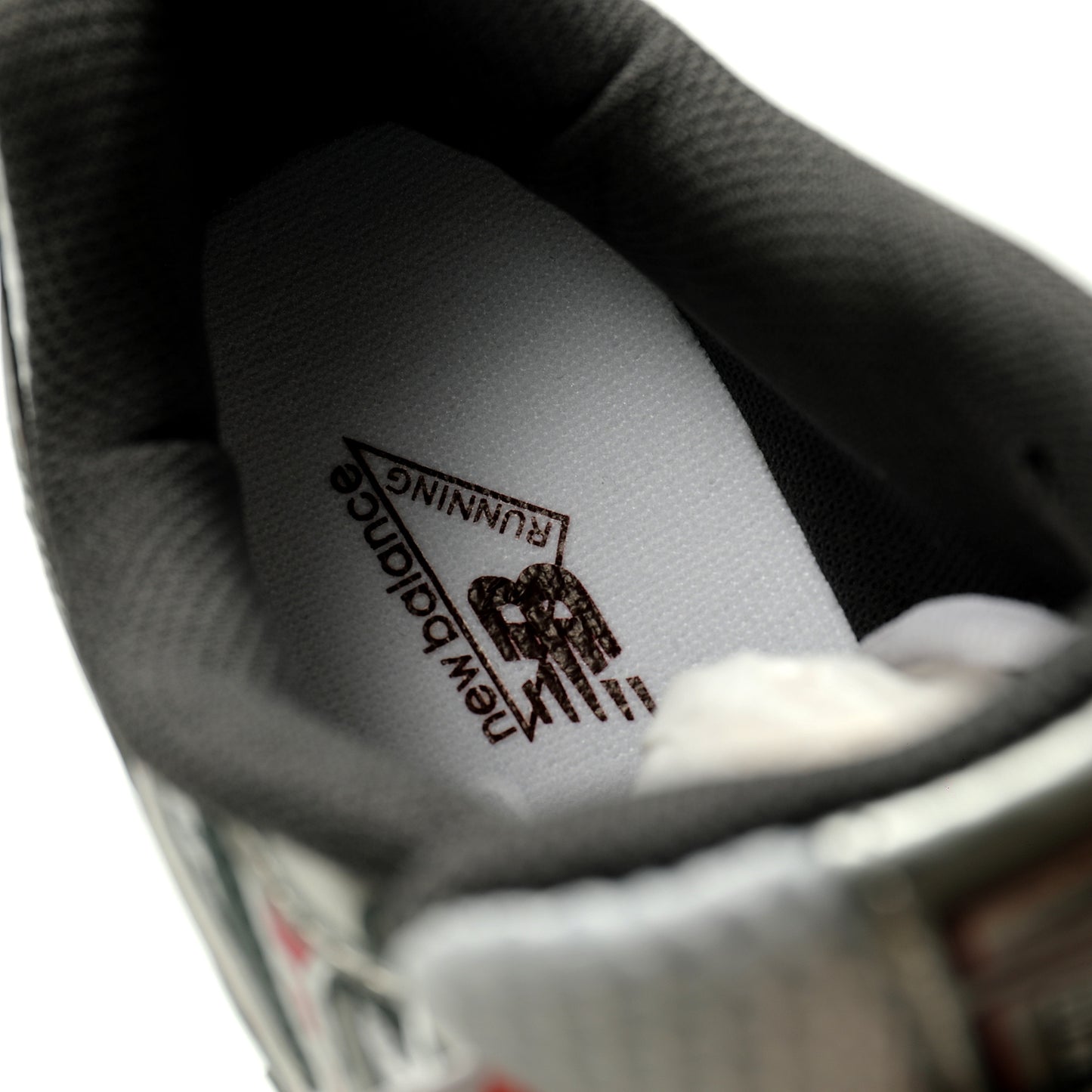 New Balance 740 Retro Sneakers