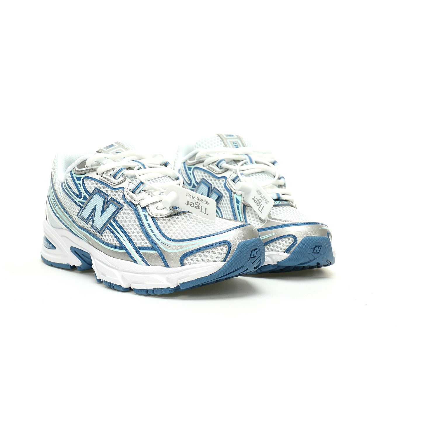 New Balance 740 Retro Sneakers