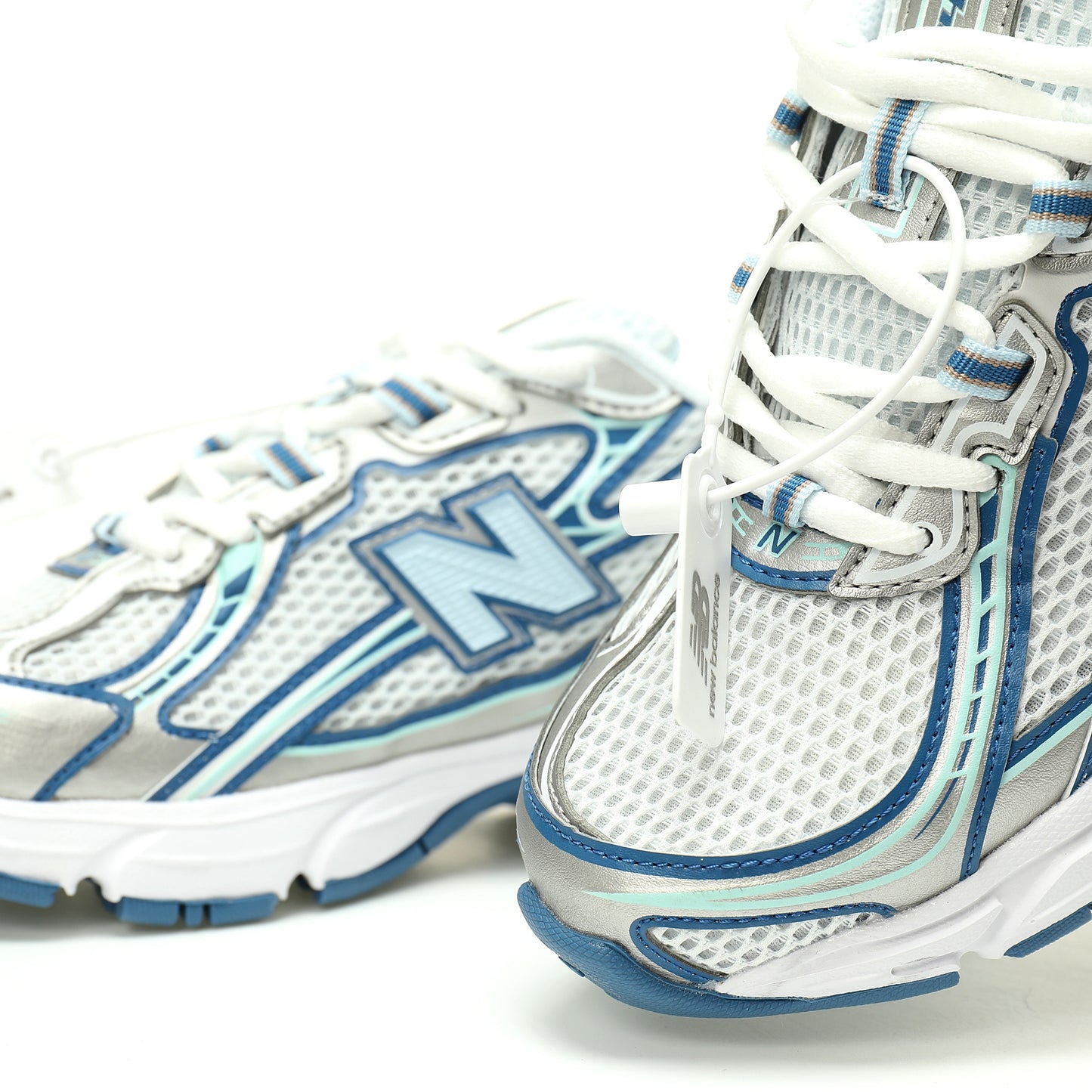 New Balance 740 Retro Sneakers