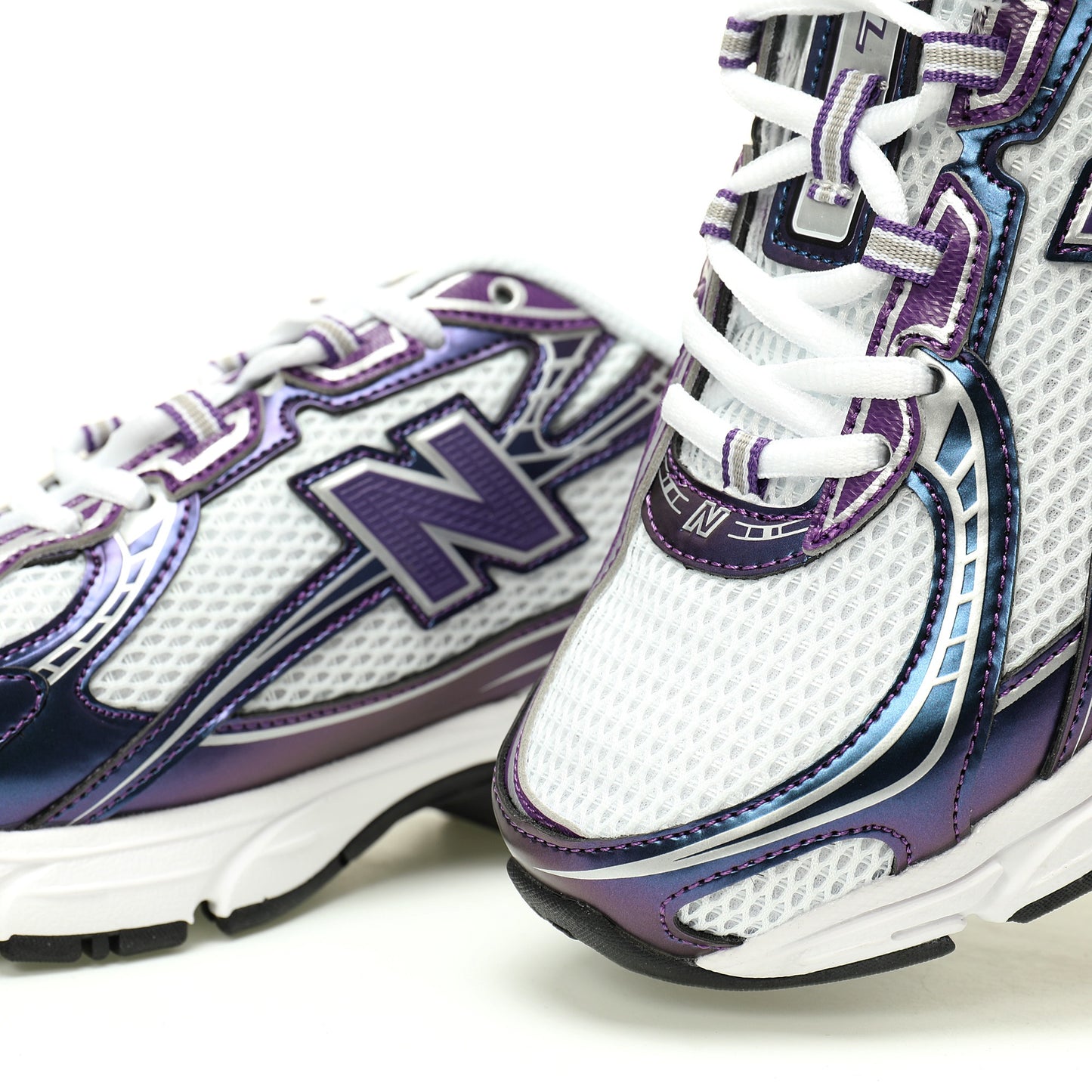 New Balance 740 Retro Sneakers