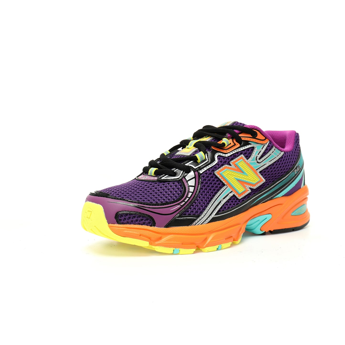 New Balance 740 Retro Sneakers