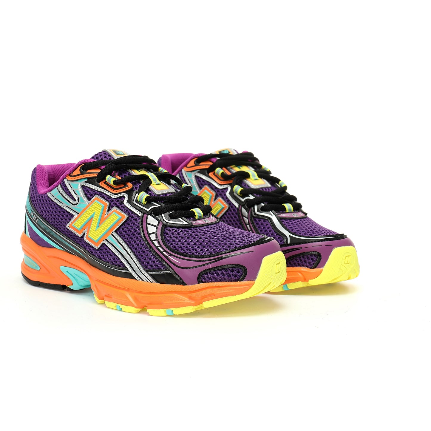 New Balance 740 Retro Sneakers