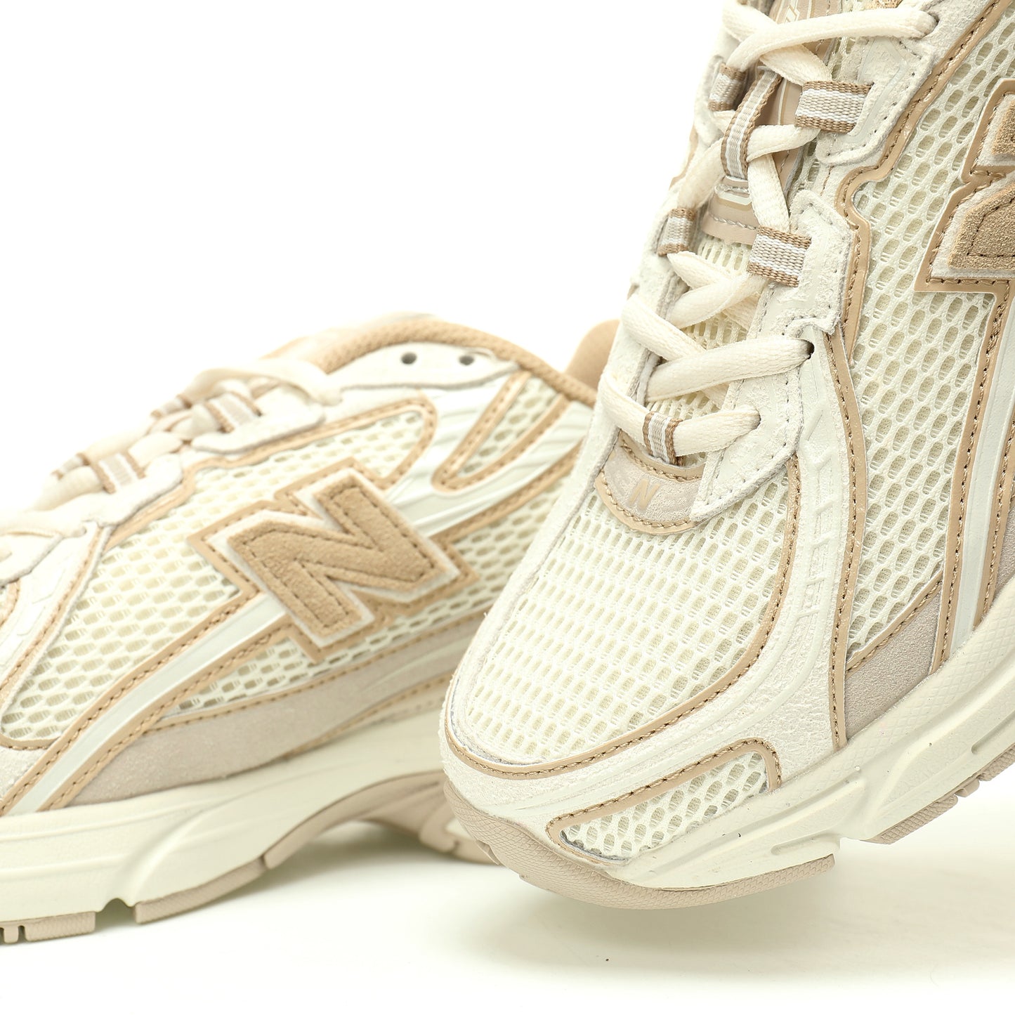 New Balance 740 Retro Sneakers