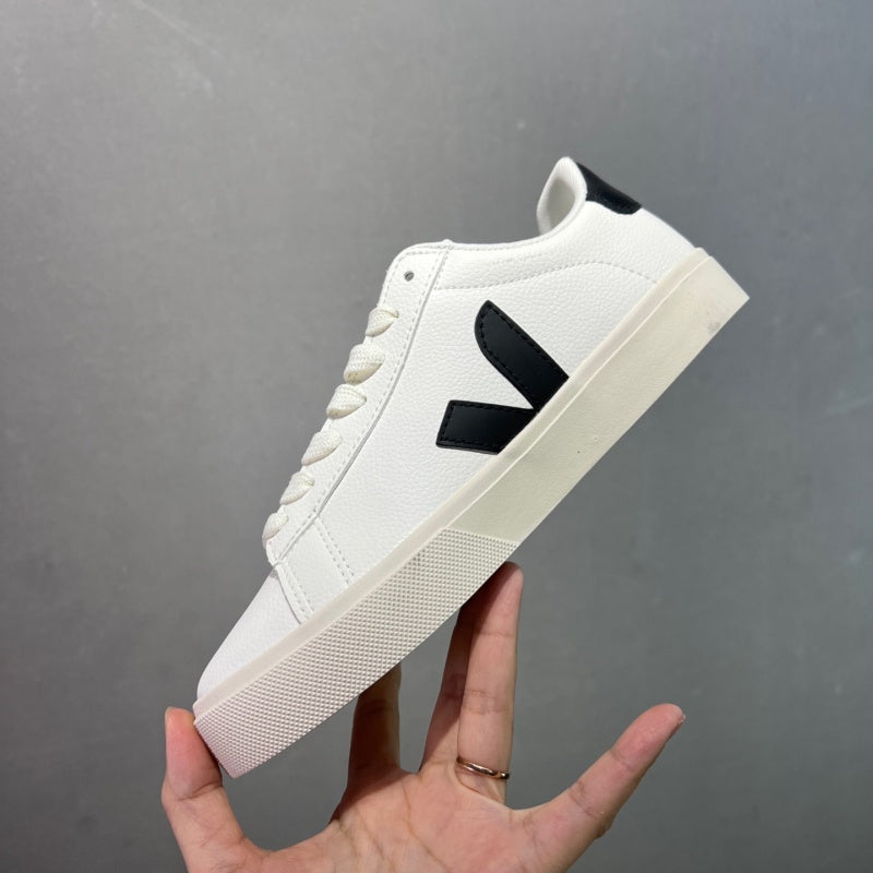 VEJA Esplar Sneakers