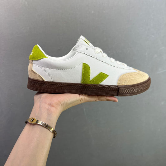 VEJA Leather Extra Sneakers