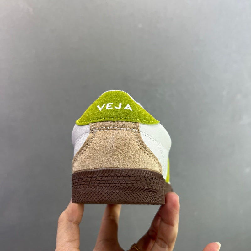 VEJA Leather Extra Sneakers