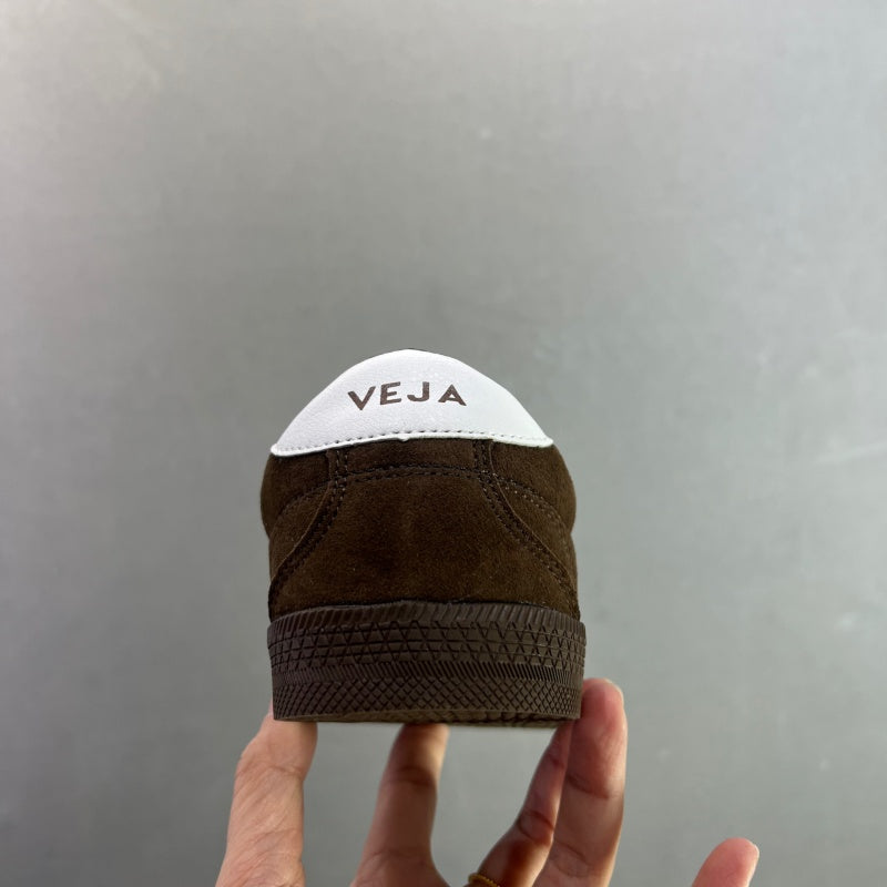 VEJA Leather Extra Sneakers