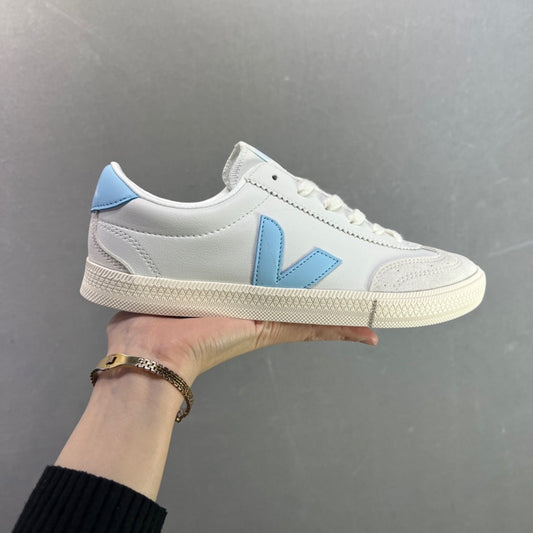 VEJA Leather Extra Sneakers