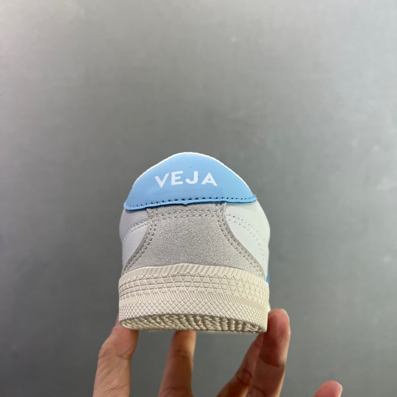 VEJA Leather Extra Sneakers