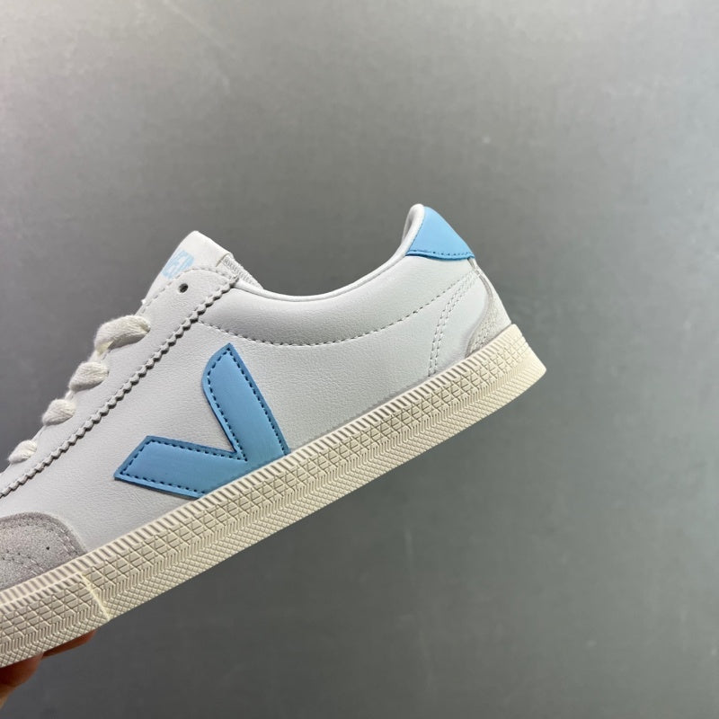 VEJA Leather Extra Sneakers