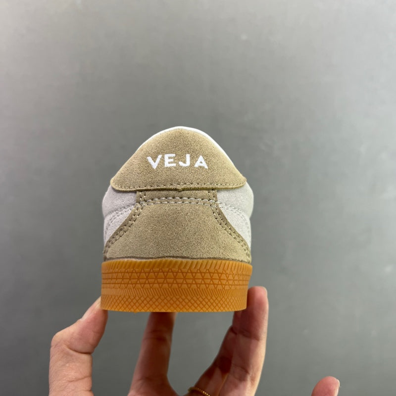 VEJA Leather Extra Sneakers