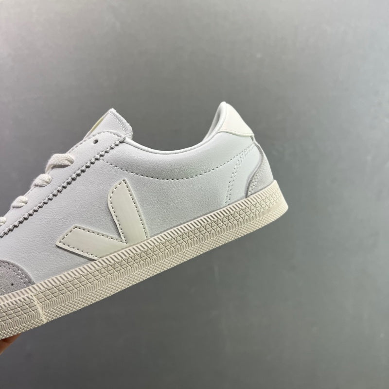VEJA Leather Extra Sneakers