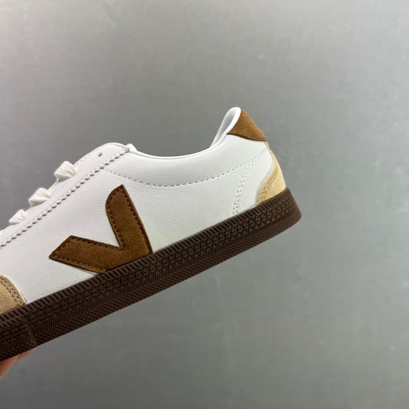 VEJA Leather Extra Sneakers