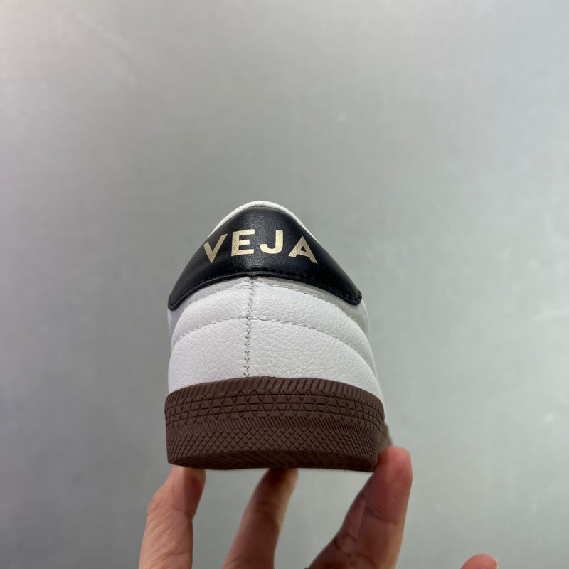 VEJA Leather Extra Sneakers